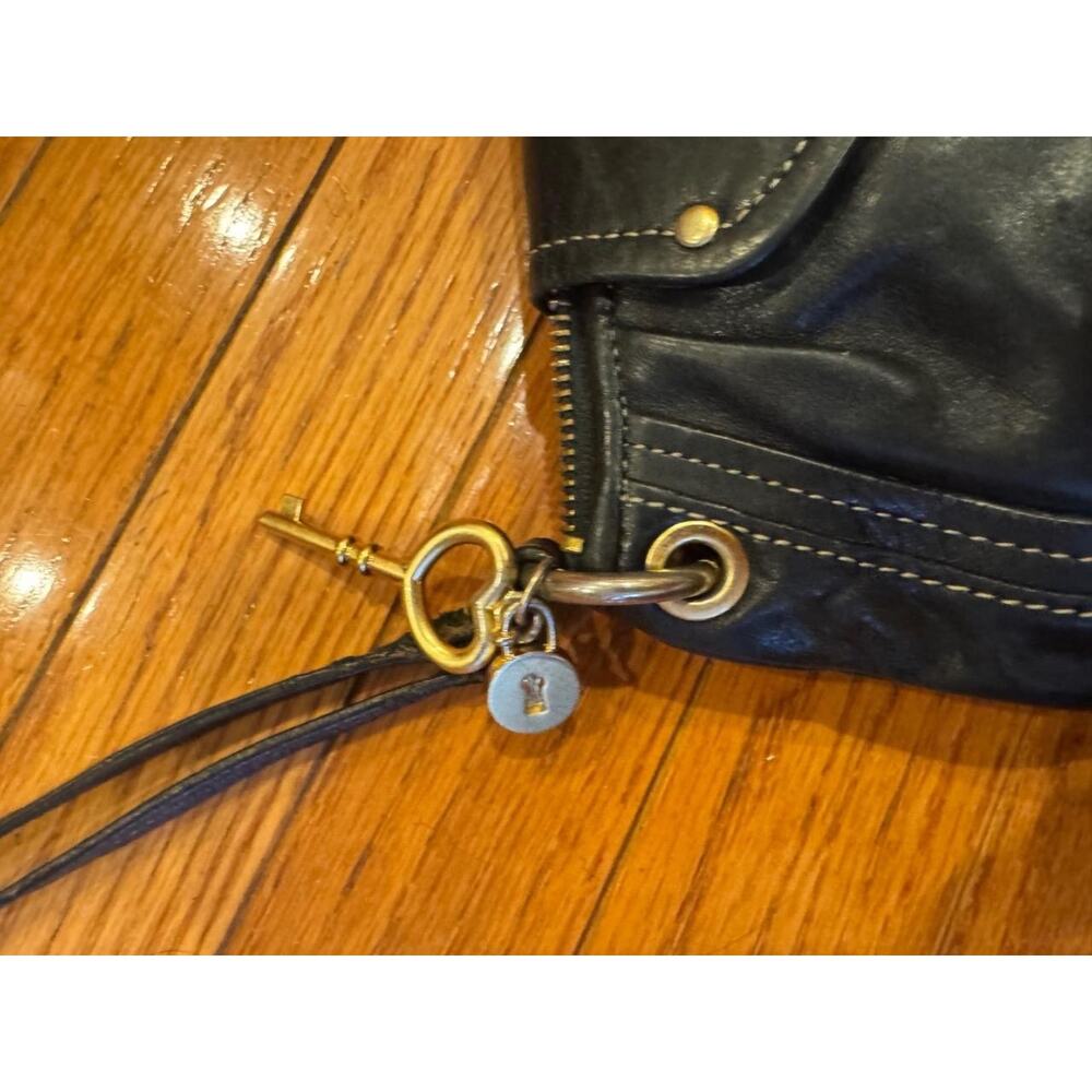 Juicy Couture LEATHER BLACK wristlet (600 - Picture 6 of 8
